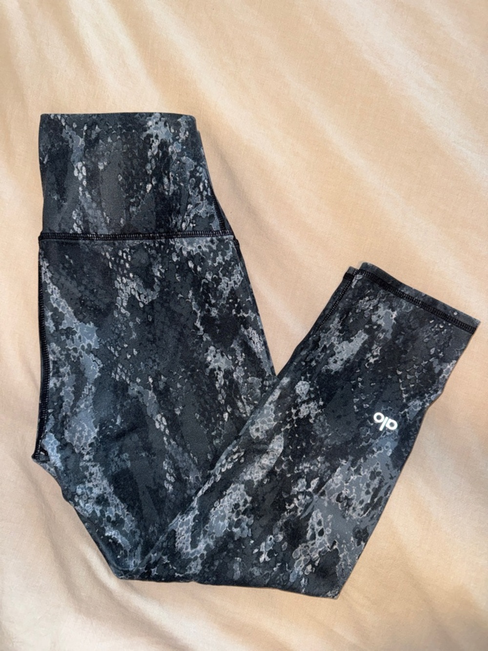 ALO Yoga Airbrush Leggings